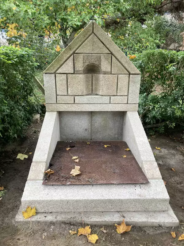 Fontaine en pierre