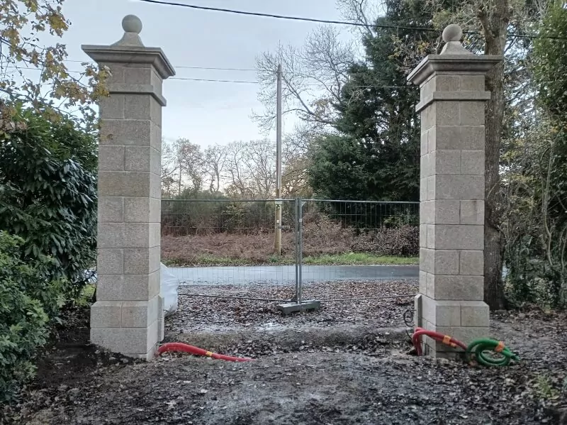 Piliers en pierre entrée maison